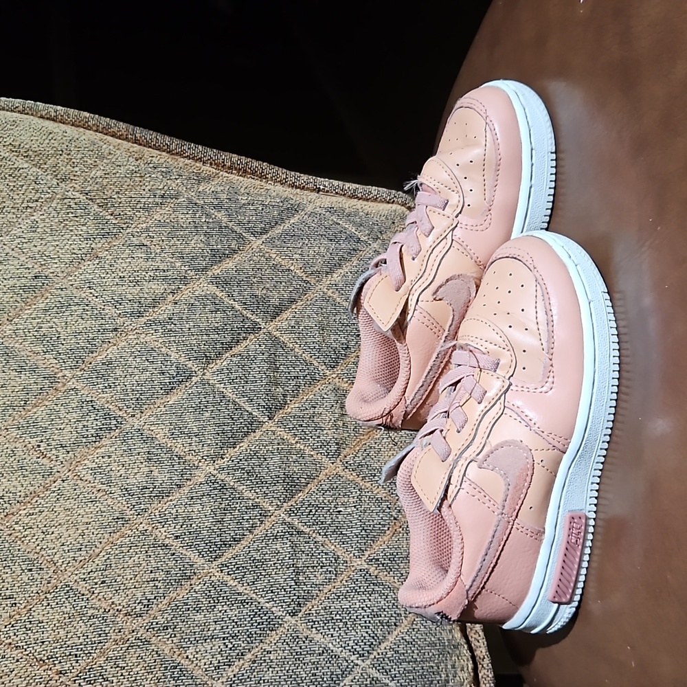 Nike Kids Sneakers in Pink and White